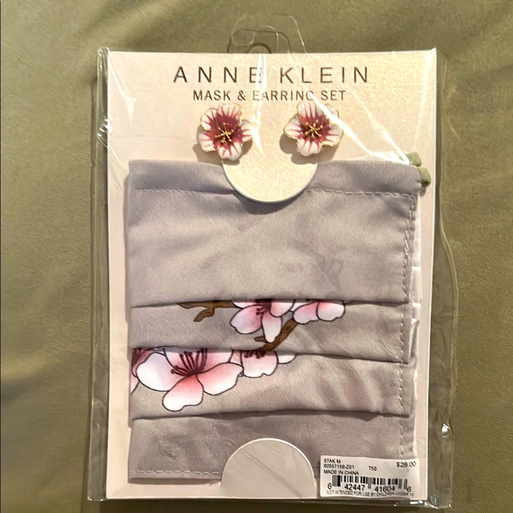 Anne Klein ✂️
